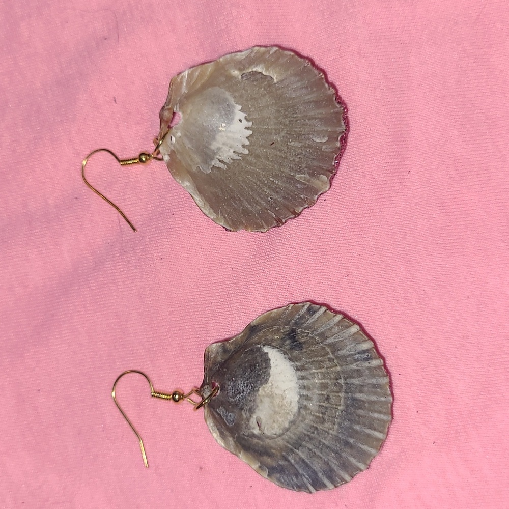 Shell earrings - Picture 2 of 4